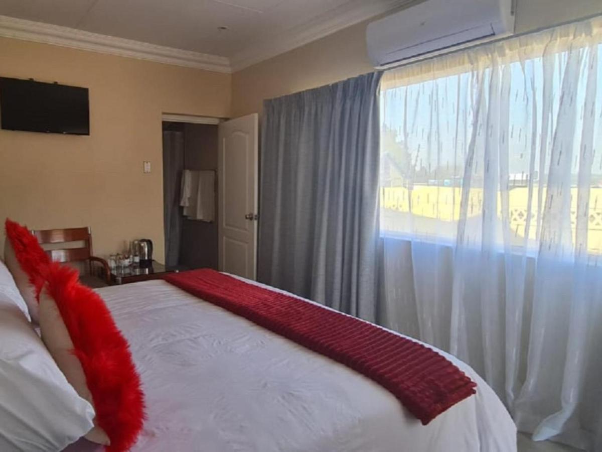 Benoni N12 Hotel Екстер'єр фото